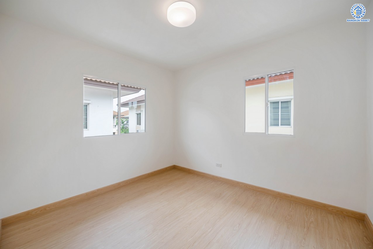 บ้านมือสองตกแต่งใหม่ โครงการ พฤกษาวิลเลจ10 บางใหญ่ เนื้อที่ 51 ตร.ว. ตอบโจทย์ทุกการอยู่อาศัย ฟังก์ชัน 3 ห้องนอน 2 ห้องน้ำ 1 ที่จอดรถ บรรยากาศเป็นส่วนตัว บนทำเลศักยภาพ เชื่อมต่อถนนกาญจนาภิเษก ใกล้เซ็นทรัลเวสต์เกต ทางด่วน "ศรีรัช" และรถไฟฟ้า "สถานีตลาดบางใหญ่"