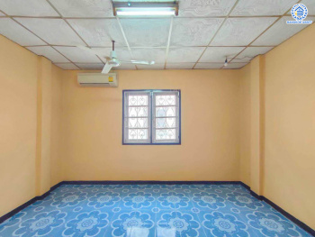 *****ทาวน์โฮมมือสอง โครงการ พงษ์ศิริชัย1 เพชรเกษม เนื้อที่ 35.50 ตร.ว. ฟังก์ชั่นเยอะ 5 ห้องนอน 3 ห้องน้ำ จอดรถได้ 1 คัน ใกล้แหล่งอำนวยความสะดวก ทำเลดี โครงการติดถนนเพชรเกษม เชื่อมต่อหลายเส้นทาง ใกล้รถไฟฟ้าสายสีน้ำเงิน "สถานีหลักสอง"