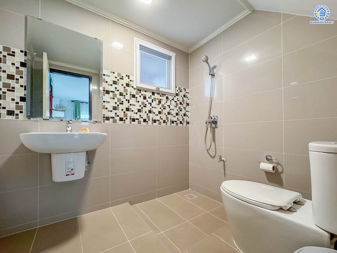 *****บ้านเดี่ยวมือสอง โครงการ ศุภาลัย พาร์ควิลล์ วงแหวน-ราชพฤกษ์ เนื้อที่กว้าง 67.50 ตร.ว. ฟังก์ชัน 3 ห้องนอน 3 ห้องน้ำ 2 ที่จอดรถ บ้านสภาพดีเยี่ยม พร้อมเข้าอยู่ บนทำเลเดินทางสะดวก เชื่อมต่อถนนสะพานนนทบุรีบางบัวทอง ถนนกาญจนาภิเษก ถนนราชพฤกษ์ ใกล้ห้างสรรพสินค้าเซ็นทรัลเวสต์เกต