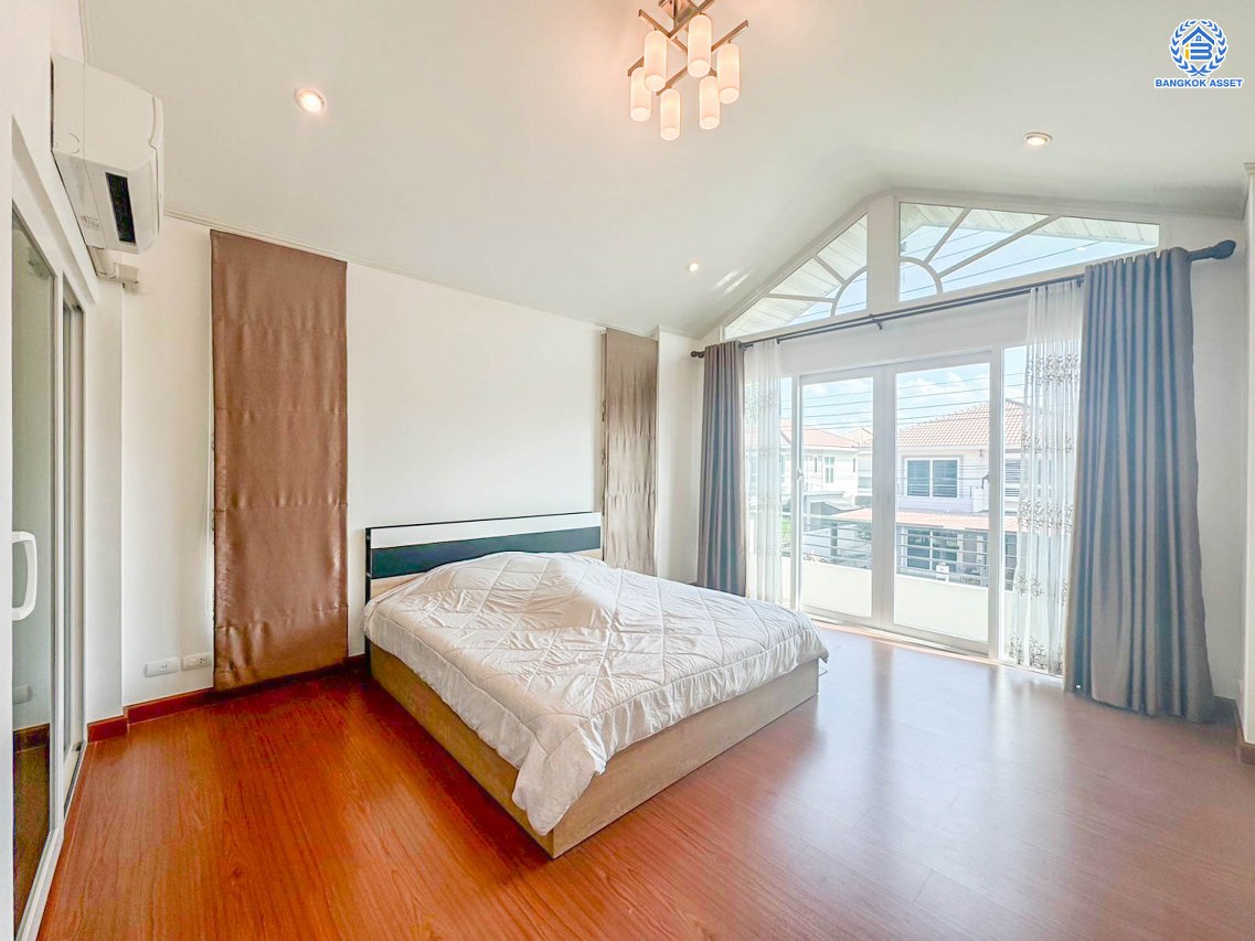 *****บ้านเดี่ยวมือสอง โครงการ ศุภาลัย พาร์ควิลล์ วงแหวน-ราชพฤกษ์ เนื้อที่กว้าง 67.50 ตร.ว. ฟังก์ชัน 3 ห้องนอน 3 ห้องน้ำ 2 ที่จอดรถ บ้านสภาพดีเยี่ยม พร้อมเข้าอยู่ บนทำเลเดินทางสะดวก เชื่อมต่อถนนสะพานนนทบุรีบางบัวทอง ถนนกาญจนาภิเษก ถนนราชพฤกษ์ ใกล้ห้างสรรพสินค้าเซ็นทรัลเวสต์เกต