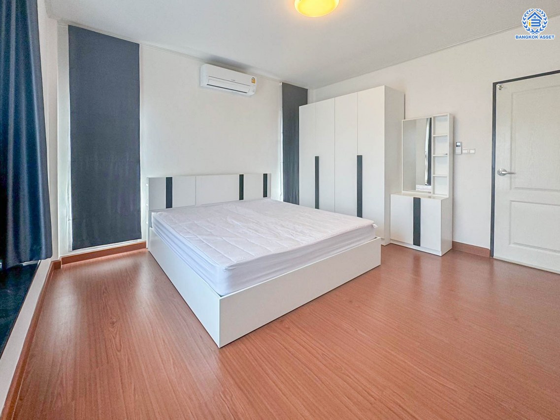 *****บ้านเดี่ยวมือสอง โครงการ ศุภาลัย พาร์ควิลล์ วงแหวน-ราชพฤกษ์ เนื้อที่กว้าง 67.50 ตร.ว. ฟังก์ชัน 3 ห้องนอน 3 ห้องน้ำ 2 ที่จอดรถ บ้านสภาพดีเยี่ยม พร้อมเข้าอยู่ บนทำเลเดินทางสะดวก เชื่อมต่อถนนสะพานนนทบุรีบางบัวทอง ถนนกาญจนาภิเษก ถนนราชพฤกษ์ ใกล้ห้างสรรพสินค้าเซ็นทรัลเวสต์เกต