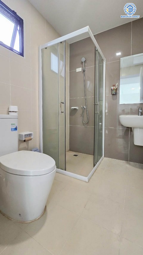 *****บ้านแฝดมือสองนนทบุรี โครงการ เดอะคอนเนค44 กาญจนาภิเษก-กันตนา เนื้อที่กว้างมากถึง 35.5 ตร.ว. ฟังก์ชัน 3 ห้องนอน 2 ห้องน้ำ 2 ที่จอดรถ บนทำเลดีมาก เดินทางสะดวกเชื่อมต่อ ถนนกาญจนาภิเษก, ถนนนครอินทร์ ใกล้ห้างเซ็นทรัลเวสต์เกตและโรงเรียนเทพศิรินทร์...