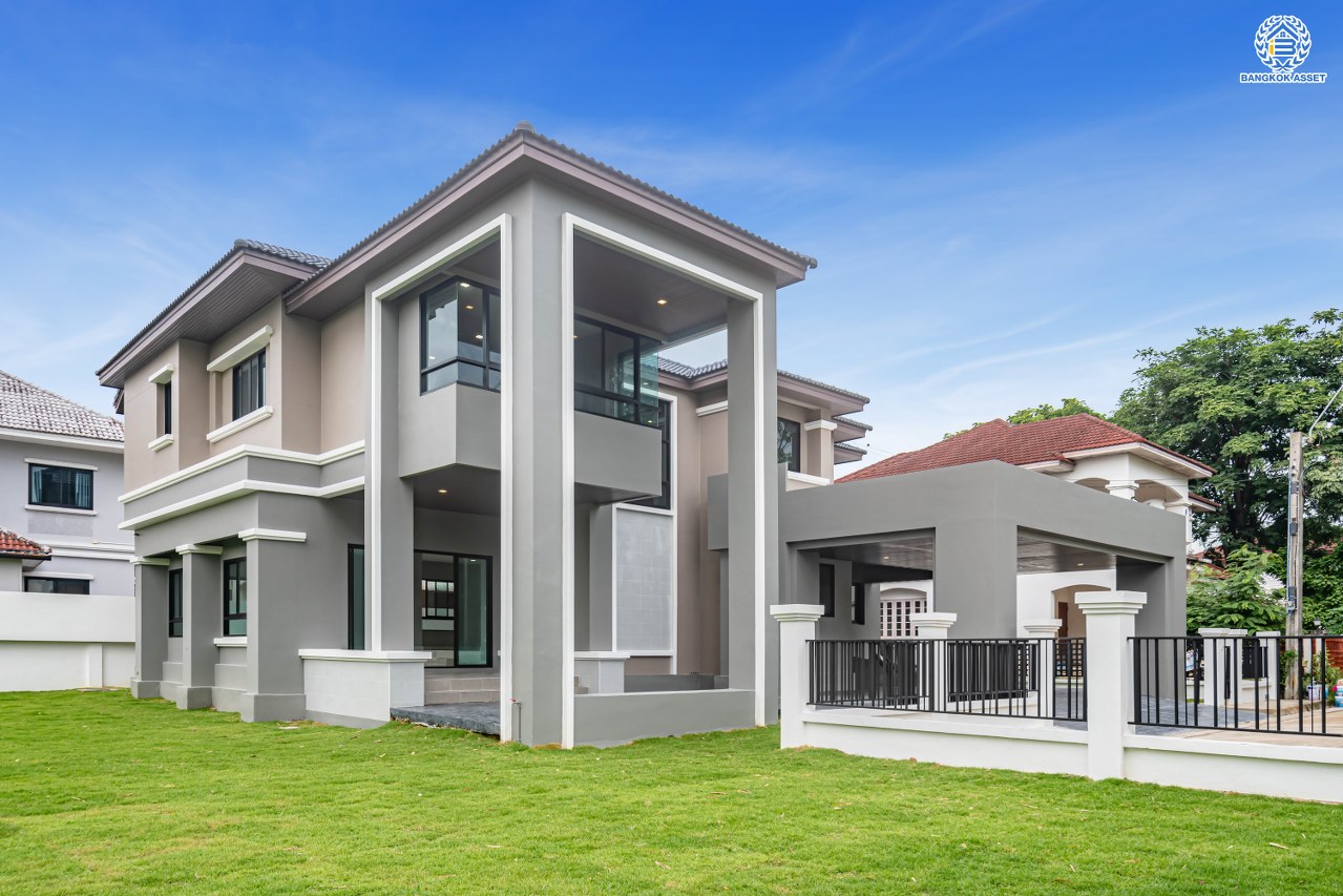 บ้านมือสองตกแต่งใหม่ โครงการ พฤกษ์ภิรมย์รีเจนท์ ปิ่นเกล้า บนสังคมคุณภาพจากแบรนด์ Q.House หลังใหญ่กว่า 228.9 ตร.ว. ดีไซน์ทันสมัย ฟังก์ชัน 5 ห้องนอน (ห้องนอนชั้นล่าง 1 ห้อง) 6 ห้องน้ำ 2 ห้องอเนกประสงค์ 1 ห้องแม่บ้าน จอดรถได้ 3 คัน บนที่สุดแห่งทำเลศักยภาพ หน้าโครงการติดถนนกาญจนาภิเษก เชื่อมต่อทุกการเดินทาง ใกล้จุดขึ้นทางด่วน "ศรีรัช" และรถไฟฟ้าสายสีม่วง "สถานีตลาดบางใหญ่"...