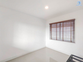 *****บ้านแฝดมือสอง โครงการ เอ็ม เวนิว เวสต์เกต เนื้อที่ 39.70 ตร.ว. ฟังก์ชัน 3 ห้องนอน 3 ห้องน้ำ 2 ที่จอดรถ บ้านสวย พร้อมเข้าอยู่ ทำเลดีเดินทางสะดวก เชื่อมต่อถนนคลองถนน ถนนกาญจนาภิเษก ถนนบ้านกล้วย-ไทรน้อย ใกล้รถไฟฟ้าสายสีม่วง "สถานีคลองบางไผ่" และห้างสรรพสินค้าเซ็นทรัล เวสต์เกต