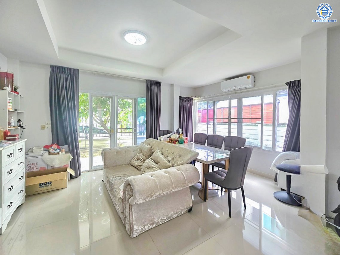 *****บ้านเดี่ยวมือสอง โครงการ คุณาภัทร6 บ้านกล้วย-ไทรน้อย หลังใหญ่เนื้อที่ 60 ตร.ว. ฟังก์ชัน 3 ห้องนอน 3 ห้องน้ำ จอดรถได้ 2 คัน แถมฟรีเครื่องปรับอากาศ 3 เครื่อง สะดวกสบายทุกการเดินทาง เชื่อมต่อหลายเส้นทาง ใกล้เซ็นทรัล เวสต์เกต ในราคาสุดคุ้ม