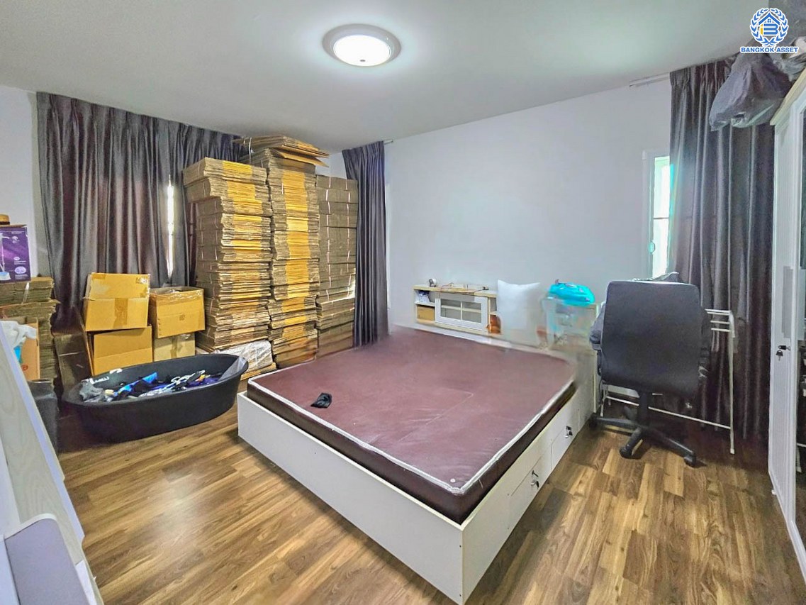 *****บ้านเดี่ยวมือสอง โครงการ คุณาภัทร6 บ้านกล้วย-ไทรน้อย หลังใหญ่เนื้อที่ 60 ตร.ว. ฟังก์ชัน 3 ห้องนอน 3 ห้องน้ำ จอดรถได้ 2 คัน แถมฟรีเครื่องปรับอากาศ 3 เครื่อง สะดวกสบายทุกการเดินทาง เชื่อมต่อหลายเส้นทาง ใกล้เซ็นทรัล เวสต์เกต ในราคาสุดคุ้ม