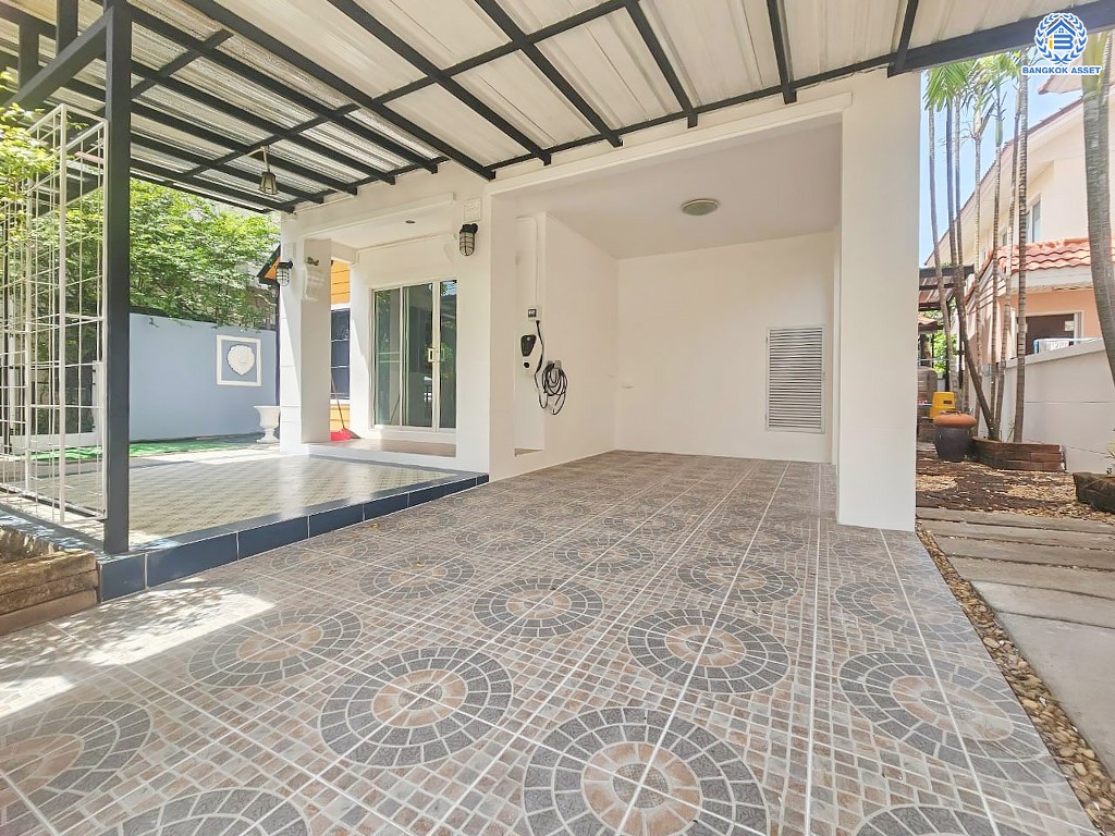 บ้านแฝดมือสอง โครงการ เพอร์เฟคพาร์ค วัดพระนอน เนื้อที่ 35.70 ตร.ว. ฟังก์ชัน 3 ห้องนอน 2 ห้องน้ำ 2 ที่จอดรถ ฟังก์ชันครบครัน ใกล้แหล่งอำนวยความสะดวก และคอมมูนิตี้มอลล์ เชื่อมต่อถนนกาญจนาภิเษก ถนนกรุงนนท์-จงถนอม ถนนคลองถนน ใกล้รถไฟฟ้าสายสีม่วง "สถานีตลาดบางใหญ่" และจุดขึ้นทางด่วน "ศรีรัช"...