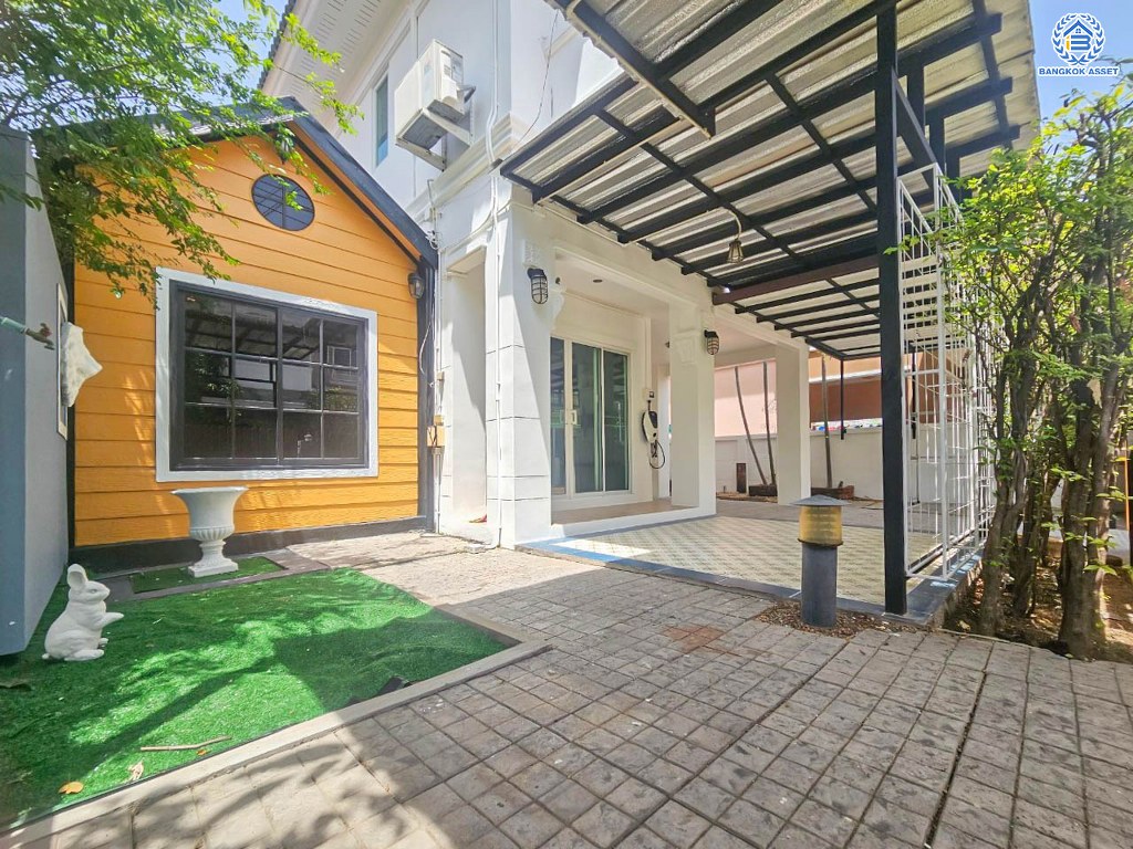 บ้านแฝดมือสอง โครงการ เพอร์เฟคพาร์ค วัดพระนอน เนื้อที่ 35.70 ตร.ว. ฟังก์ชัน 3 ห้องนอน 2 ห้องน้ำ 2 ที่จอดรถ ฟังก์ชันครบครัน ใกล้แหล่งอำนวยความสะดวก และคอมมูนิตี้มอลล์ เชื่อมต่อถนนกาญจนาภิเษก ถนนกรุงนนท์-จงถนอม ถนนคลองถนน ใกล้รถไฟฟ้าสายสีม่วง "สถานีตลาดบางใหญ่" และจุดขึ้นทางด่วน "ศรีรัช"...