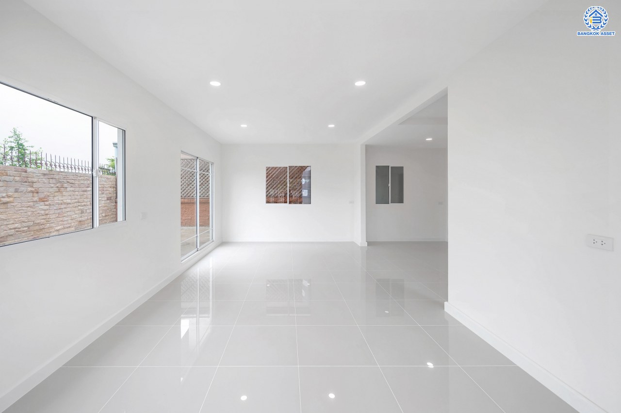 บ้านมือสองตกแต่งใหม่สุด Private โครงการ ภัสสร7 รัตนาธิเบศร์ พื้นที่กว้างกว่า 55.3 ตร.ว. หลังริม พื้นที่ใช้สอย 263.82 ตร.ม. รองรับทุกความสุขด้วยฟังก์ชัน 3 ห้องนอน 2 ห้องน้ำ บนทำเลเดินทางสะดวก เชื่อมต่อถนนรัตนาธิเบศร์ ถนนราชพฤกษ์ ถนนราชพฤกษ์ ใกล้รถไฟฟ้าสายสีม่วง "สถานีบางพลู"...