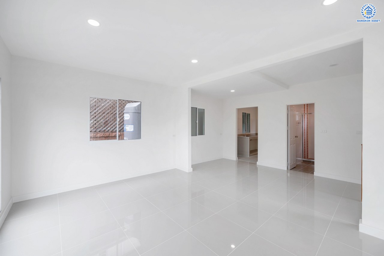 บ้านมือสองตกแต่งใหม่สุด Private โครงการ ภัสสร7 รัตนาธิเบศร์ พื้นที่กว้างกว่า 55.3 ตร.ว. หลังริม พื้นที่ใช้สอย 263.82 ตร.ม. รองรับทุกความสุขด้วยฟังก์ชัน 3 ห้องนอน 2 ห้องน้ำ บนทำเลเดินทางสะดวก เชื่อมต่อถนนรัตนาธิเบศร์ ถนนราชพฤกษ์ ถนนราชพฤกษ์ ใกล้รถไฟฟ้าสายสีม่วง "สถานีบางพลู"...