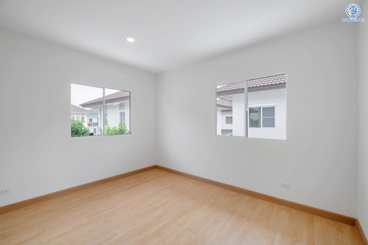 บ้านมือสองตกแต่งใหม่สุด Private โครงการ ภัสสร7 รัตนาธิเบศร์ พื้นที่กว้างกว่า 55.3 ตร.ว. หลังริม พื้นที่ใช้สอย 263.82 ตร.ม. รองรับทุกความสุขด้วยฟังก์ชัน 3 ห้องนอน 2 ห้องน้ำ บนทำเลเดินทางสะดวก เชื่อมต่อถนนรัตนาธิเบศร์ ถนนราชพฤกษ์ ถนนราชพฤกษ์ ใกล้รถไฟฟ้าสายสีม่วง "สถานีบางพลู"...