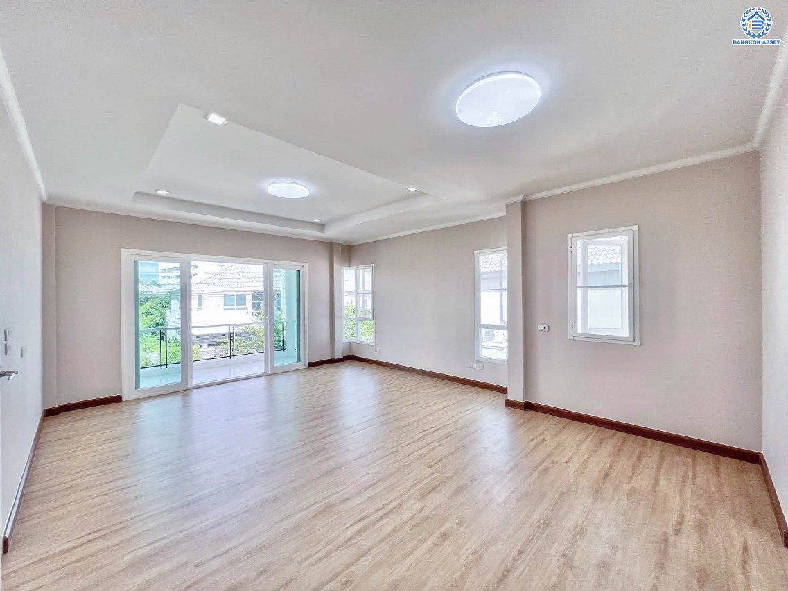 บ้านเดี่ยวมือสอง โครงการ ศุภาลัย พรีมา วิลล่า เนื้อที่ 102.50 ตร.ว. พื้นที่ใช้สอย 270 ตร.ม. ฟังก์ชัน 4 ห้องนอน 3 ห้องน้ำ 3 ที่จอดรถ บ้านสวยทำเลดี  พร้อมอยู่ บนทำเลเดินทางสะดวก เชื่อมต่อถนนวงแหวนกาญจนาภิเษก ถนนบรมราชชนนี ใกล้เซ็นทรัลปิ่นเกล้า และจุดขึ้นทางต่างระดับบรมราชชนนี