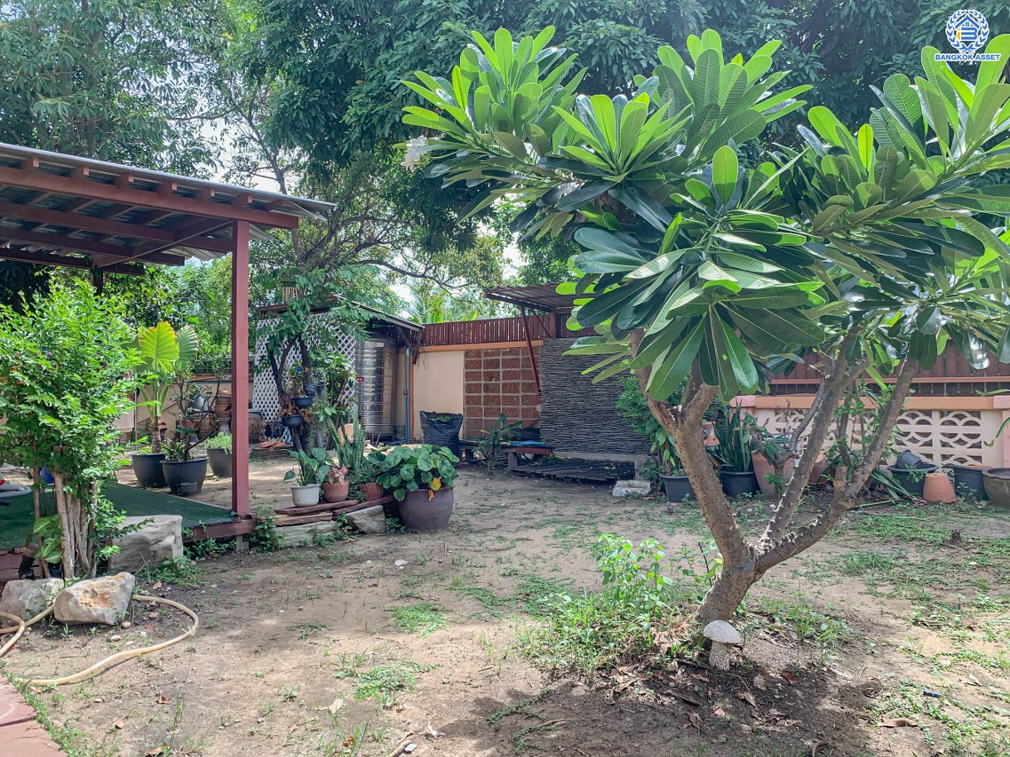 *****บ้านเดี่ยวมือสอง โครงการ พงษ์ศิริชัย พุทธมณฑลสาย3 เนื้อที่ 133 ตร.ว. พื้นที่ใช้สอยถึง 300 ตร.ม. ฟังก์ชันจัดเต็ม 6 ห้องนอน 4 ห้องน้ำ จอดรถได้ 2 คัน บนทำเลเชื่อมต่อเมืองอย่างรวดเร็ว ใกล้ทางคู่ขนานลอยฟ้าบรมราชชนนี ทางด่วน "กาญจนาภิเษก" ม.มหิดล และเซ็นทรัลปิ่นเกล้า