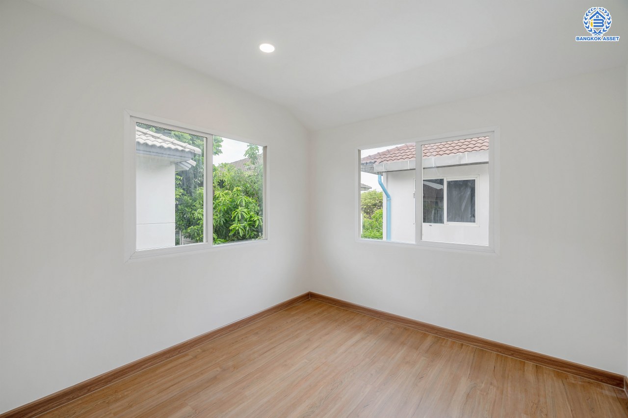 บ้านมือสองตกแต่งใหม่ โครงการ ชัยพฤกษ์ รัตนาธิเบศร์-วงแหวน เนื้อที่กว้าง 57 ตร.ว. ฟังก์ชัน 3 ห้องนอน 3 ห้องน้ำ 2 ที่จอดรถ คุณภาพจาก L&H สภาพดีมาก พร้อมอยู่ บนทำเลดี เชื่อมต่อถนนรัตนาธิเบศร์ ถนนบางกรวย-ไทรน้อย ถนนกาญจนาภิเษก ใกล้รถไฟฟ้าสายสีม่วง "สถานีคลองบางไผ่"...