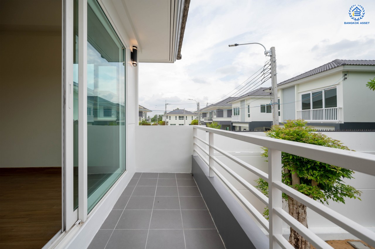 บ้านมือสองตกแต่งใหม่ โครงการ ชัยพฤกษ์ รัตนาธิเบศร์-วงแหวน เนื้อที่กว้าง 57 ตร.ว. ฟังก์ชัน 3 ห้องนอน 3 ห้องน้ำ 2 ที่จอดรถ คุณภาพจาก L&H สภาพดีมาก พร้อมอยู่ บนทำเลดี เชื่อมต่อถนนรัตนาธิเบศร์ ถนนบางกรวย-ไทรน้อย ถนนกาญจนาภิเษก ใกล้รถไฟฟ้าสายสีม่วง "สถานีคลองบางไผ่"...