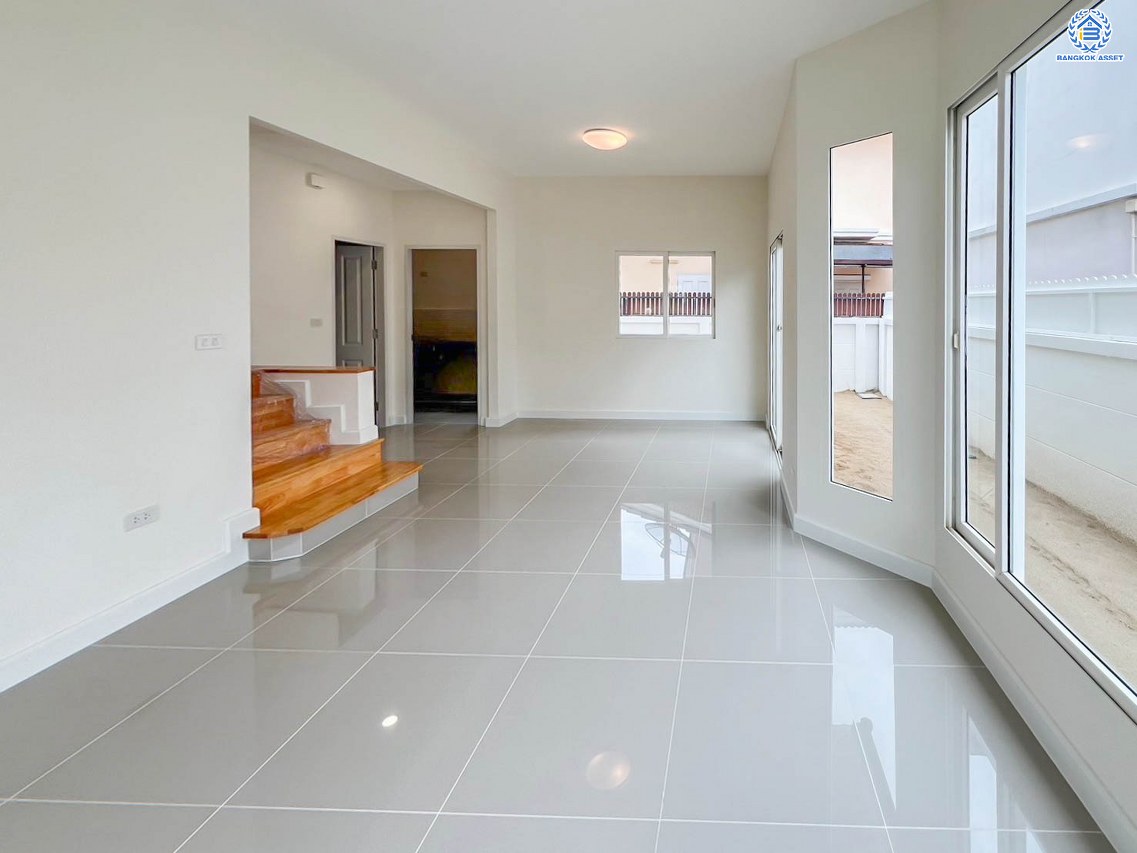 บ้านมือสองตกแต่งใหม่ โครงการ เพอร์เฟคพาร์ค วัดพระนอน จากแบรนด์ Property Perfect เนื้อที่ 36 ตร.ว. พื้นที่ใช้สอย 80.74 ตร.ม. ฟังก์ชัน 3 ห้องนอน 3 ห้องน้ำ 2 ที่จอดรถ พร้อม Facilities ครบครัน บนทำเลเชื่อมต่อถนนกาญจนาฯ ใกล้ทางด่วน "ศรีรัช" เซ็นทรัลเวสต์เกต และรถไฟฟ้าสายสีม่วง "สถานีตลาดบางใหญ่"