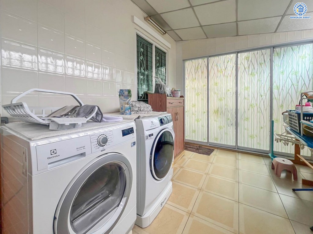 *****บ้านเดี่ยวมือสอง โครงการ เพอร์เฟคพาร์ค รัตนาธิเบศร์ เนื้อที่ 70 ตร.ว. ฟังก์ชัน 3 ห้องนอน 3 ห้องน้ำ 2 ที่จอดรถ บ้านพร้อมเข้าอยู่ แถมฟรี! เครื่องปรับอากาศ โครงการบนทำเลดี เดินทางสะดวก เข้า-ออกได้ทั้ง ถนนรัตนาธิเบศร์ ถนนราชพฤกษ์ ใกล้รถไฟฟ้าสายสีม่วง "สถานีไทรม้า" และจุดขึ้นทางด่วน "งามวงศ์วาน"