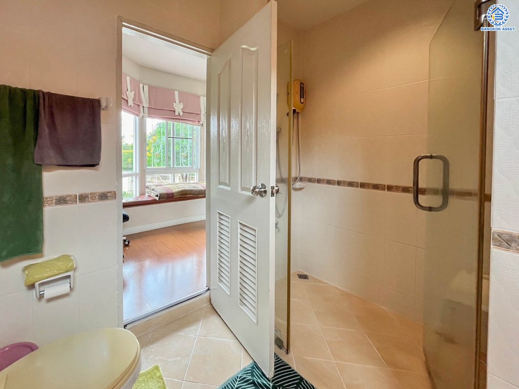 *****บ้านเดี่ยวมือสอง โครงการ เพอร์เฟคพาร์ค รัตนาธิเบศร์ เนื้อที่ 70 ตร.ว. ฟังก์ชัน 3 ห้องนอน 3 ห้องน้ำ 2 ที่จอดรถ บ้านพร้อมเข้าอยู่ แถมฟรี! เครื่องปรับอากาศ โครงการบนทำเลดี เดินทางสะดวก เข้า-ออกได้ทั้ง ถนนรัตนาธิเบศร์ ถนนราชพฤกษ์ ใกล้รถไฟฟ้าสายสีม่วง "สถานีไทรม้า" และจุดขึ้นทางด่วน "งามวงศ์วาน"