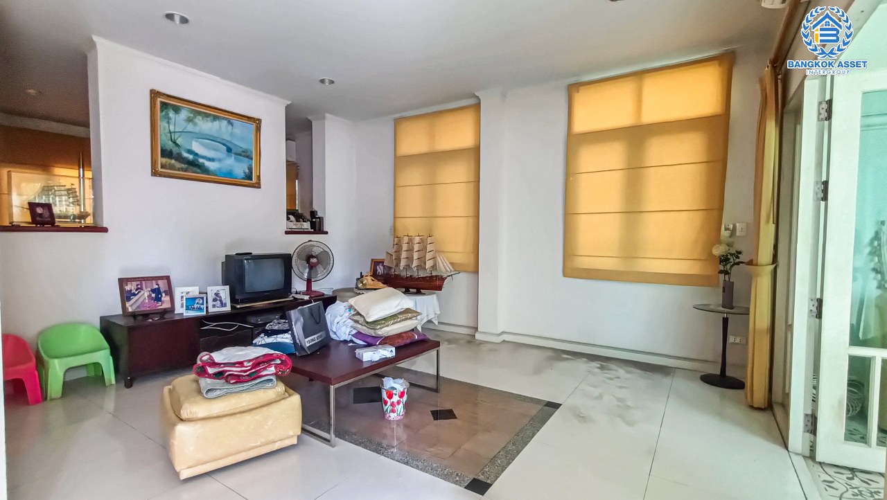 *****บ้านเดี่ยวมือสอง โครงการ เพอร์เฟค มาสเตอร์พีช รัตนาธิเบศร์ หลังมุม เนื้อที่ 109.30 ตร.ว. พื้นที่ใช้สอย 250 ตร.ม. ฟังก์ชัน 3 ห้องนอน 3 ห้องน้ำ 2 ที่จอดรถ แถมฟรี! เครื่องปรับอากาศ, เครื่องทำน้ำอุ่น พร้อมเข้าอยู่ บนทำเลเชื่อมต่อถนนชัยพฤกษ์ ถนนนครอินทร์ ถนนราชพฤกษ์ ใกล้รถไฟฟ้าสายสีม่วง "สถานีไทรม้า" และจุดขึ้นทางด่วน "งามวงศ์วาน"