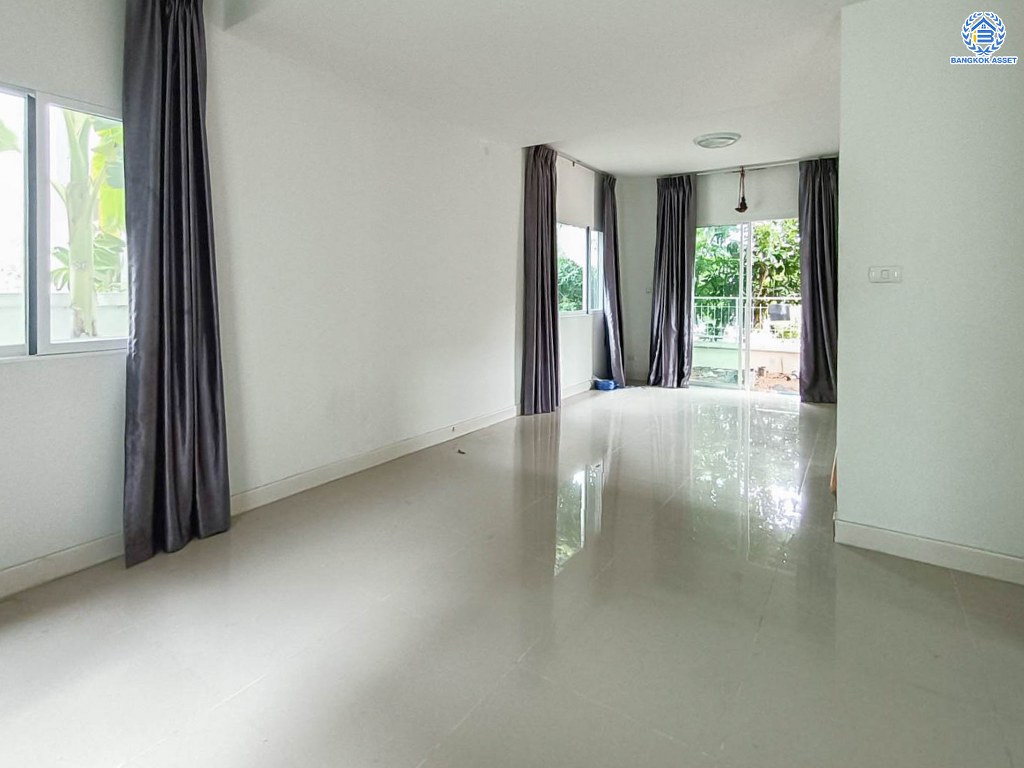 *****บ้านแฝดมือสอง โครงการ แลนซีโอ คริป ปิ่นเกล้า-พระราม5 เนื้อที่ 38.20 ตร.ว. ฟังก์ชัน 3 ห้องนอน 2 ห้องน้ำ โครงการบนทำเลเดินทางสะดวก เชื่อมต่อถนนกาญจนาภิเษก ถนนศาลายา ถนนนครอินทร์ ใกล้รถไฟฟ้าสายสีม่วง "สถานีสามแยกบางใหญ่"