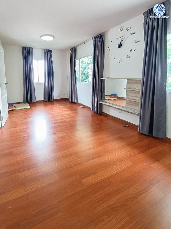 *****บ้านแฝดมือสอง โครงการ แลนซีโอ คริป ปิ่นเกล้า-พระราม5 เนื้อที่ 38.20 ตร.ว. ฟังก์ชัน 3 ห้องนอน 2 ห้องน้ำ โครงการบนทำเลเดินทางสะดวก เชื่อมต่อถนนกาญจนาภิเษก ถนนศาลายา ถนนนครอินทร์ ใกล้รถไฟฟ้าสายสีม่วง "สถานีสามแยกบางใหญ่"