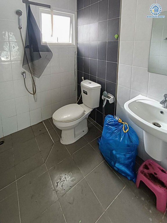 *****บ้านแฝดมือสอง โครงการ แลนซีโอ คริป ปิ่นเกล้า-พระราม5 เนื้อที่ 38.20 ตร.ว. ฟังก์ชัน 3 ห้องนอน 2 ห้องน้ำ โครงการบนทำเลเดินทางสะดวก เชื่อมต่อถนนกาญจนาภิเษก ถนนศาลายา ถนนนครอินทร์ ใกล้รถไฟฟ้าสายสีม่วง "สถานีสามแยกบางใหญ่"