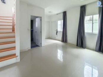 *****บ้านแฝดมือสอง โครงการ แลนซีโอ คริป ปิ่นเกล้า-พระราม5 เนื้อที่ 38.20 ตร.ว. ฟังก์ชัน 3 ห้องนอน 2 ห้องน้ำ โครงการบนทำเลเดินทางสะดวก เชื่อมต่อถนนกาญจนาภิเษก ถนนศาลายา ถนนนครอินทร์ ใกล้รถไฟฟ้าสายสีม่วง "สถานีสามแยกบางใหญ่"