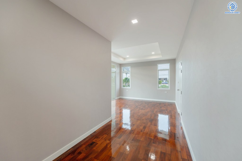 บ้านมือสองตกแต่งใหม่ โครงการ นาราสิริ สาทร-วงแหวน คุณภาพจาก Sansari เนื้อที่ 204.40 ตร.ว. ฟังก์ชัน 3 ห้องนอน 3 ห้องน้ำ 2 ที่จอดรถ พร้อมบรรยากาศสุด Private โครงการบนทำเลเดินทางสะดวก เชื่อมต่อถนนกาญจนาภิเษก ถนนเอกชัย-บอน ถนนกัลปพฤกษ์ ใกล้ห้างสรรพสินค้า เดอะมอลล์ บางแค และโรงเรียนเลิศหล้า