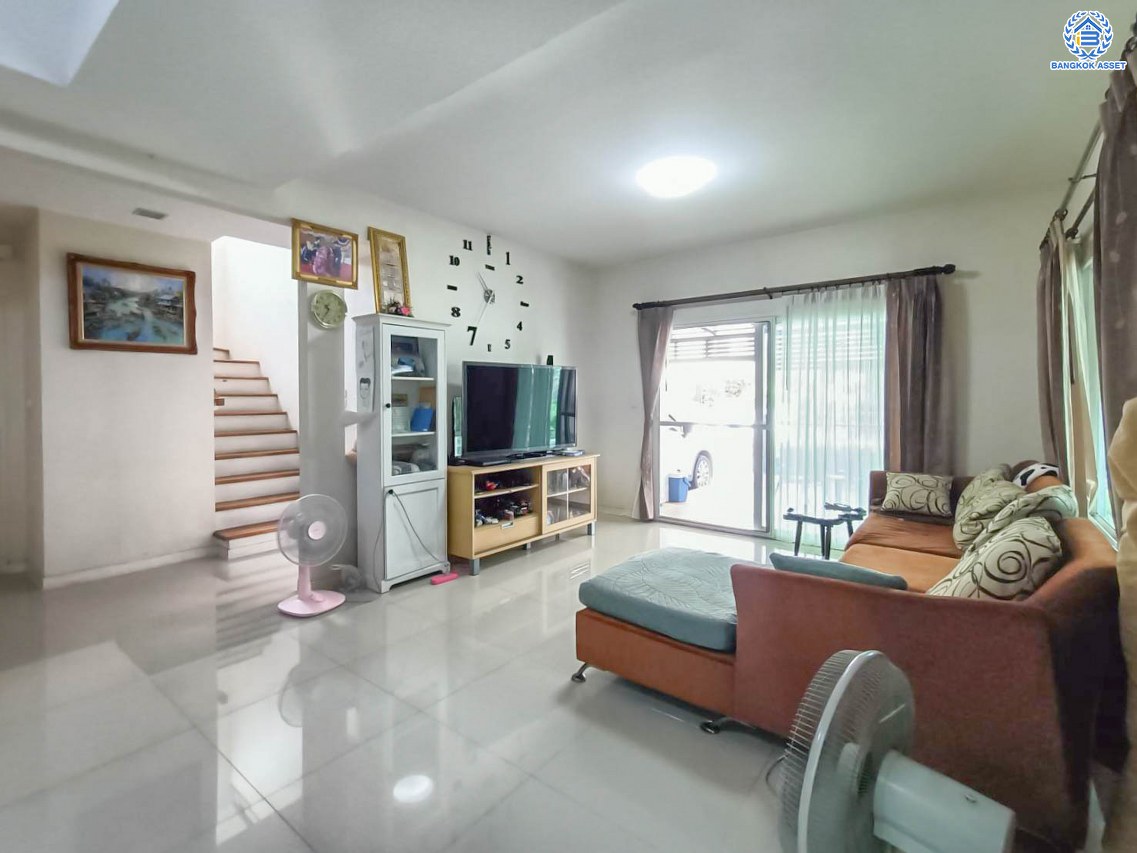 *****บ้านเดี่ยวมือสอง โครงการ ชัยพฤกษ์ รามอินทรา-วงแหวน2 หลังมุม เนื้อที่ 61.40 ตร.ว. ฟังก์ชัน 3 ห้องนอน 3 ห้องน้ำ 2 ที่จอดรถ บ้านเดี่ยวทำเลใกล้เมืองสุดคุ้มค่า พร้อมเข้าอยู่ ทำเลดีเดินทางสะดวก เชื่อมต่อถนนคู้บอน ถนนรามอินทรา ถนนจตุโชติ ใกล้ห้างสรรพสินค้า Max valu คู้บอน