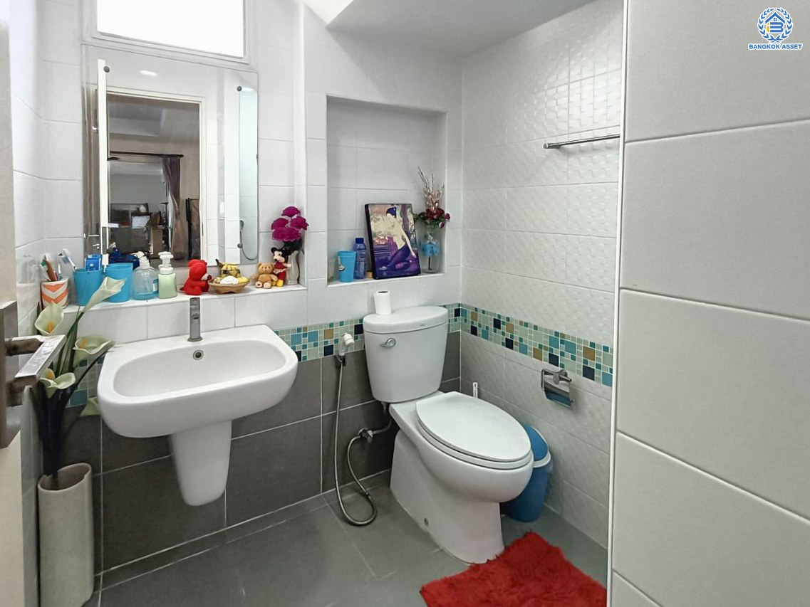 *****บ้านเดี่ยวมือสอง โครงการ ชัยพฤกษ์ รามอินทรา-วงแหวน2 หลังมุม เนื้อที่ 61.40 ตร.ว. ฟังก์ชัน 3 ห้องนอน 3 ห้องน้ำ 2 ที่จอดรถ บ้านเดี่ยวทำเลใกล้เมืองสุดคุ้มค่า พร้อมเข้าอยู่ ทำเลดีเดินทางสะดวก เชื่อมต่อถนนคู้บอน ถนนรามอินทรา ถนนจตุโชติ ใกล้ห้างสรรพสินค้า Max valu คู้บอน