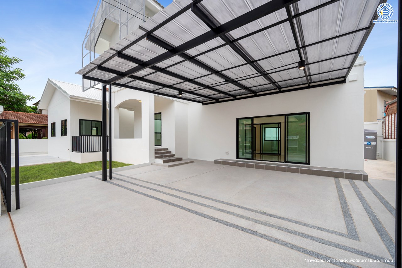 บ้านมือสองตกแต่งใหม่ โครงการ ลลิล กรีนวิลล์ บางบอน3 รองรับทุกความสุข เนื้อที่ 102 ตร.ว. พื้นที่ใช้สอย 457.17 ตร.ม. ฟังก์ชันจัดเต็ม 4 ห้องนอน (1 ห้องนอนชั้นล่าง) 4 ห้องน้ำ 1 ห้องอเนกประสงค์ จอดรถได้ 2 คัน บนทำเลเดินทางสะดวก ใกล้รถไฟฟ้าสายสีน้ำเงิน "สถานีหลักสอง" และจุดขึ้นทางด่วน "พระราม2" และ The Mall บางแค