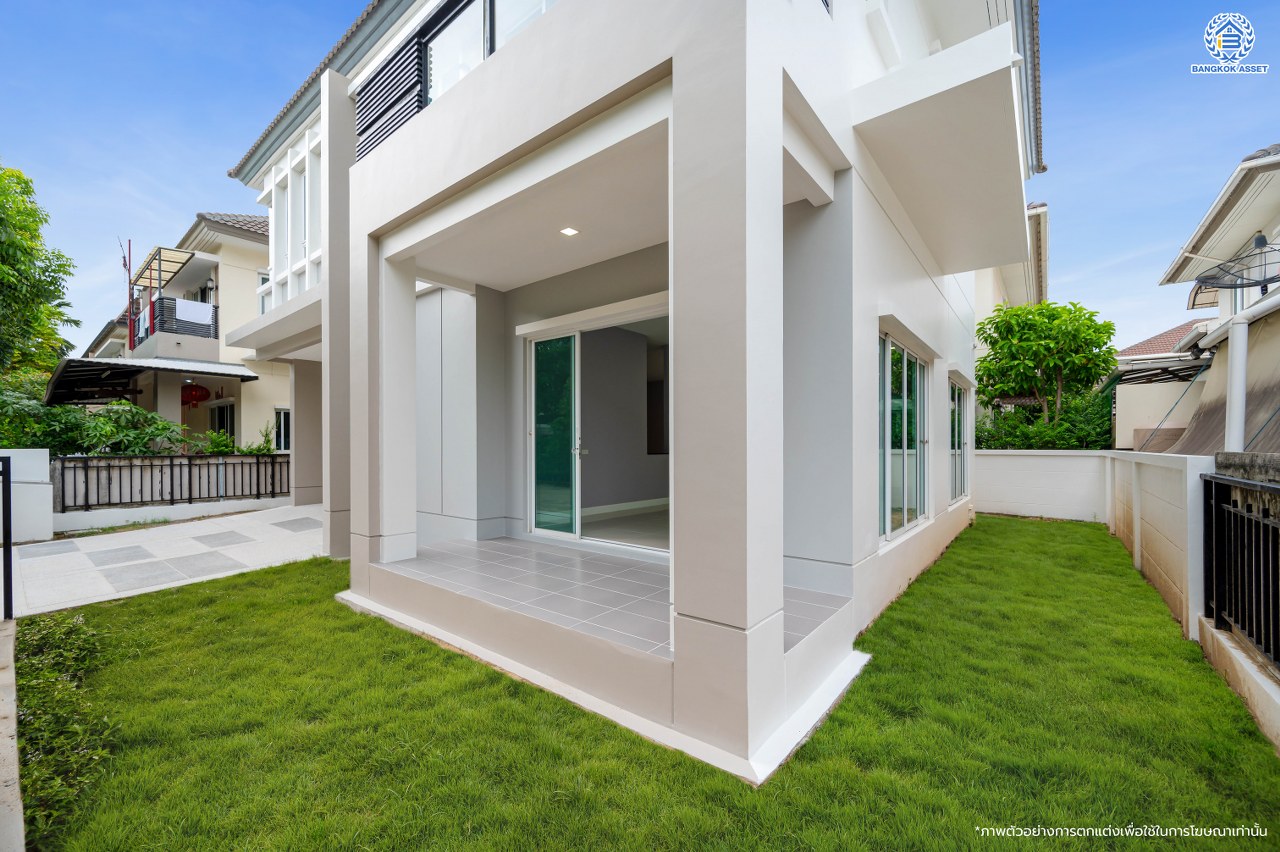 บ้านมือสองตกแต่งใหม่ แบรนด์สุดหรูจาก SC ASSET โครงการ บางกอกบูเลอวาร์ด สาทร-ปิ่นเกล้า เนื้อที่ 52.50 ตร.ว. บนพื้นที่ใช้สอยกว่า 192.56 ตร.ม. ฟังก์ชัน 3 ห้องนอน 4 ห้องน้ำ จอดรถได้ 2 คัน บนทำเลใจกลางราชพฤกษ์ ใกล้ทางด่วน "ศรีรัช" พร้อมเชื่อมสู่สาทร-ปิ่นเกล้า ได้อย่างรวดเร็ว และใกล้ห้างเซ็นทรัลเวสวิลล์