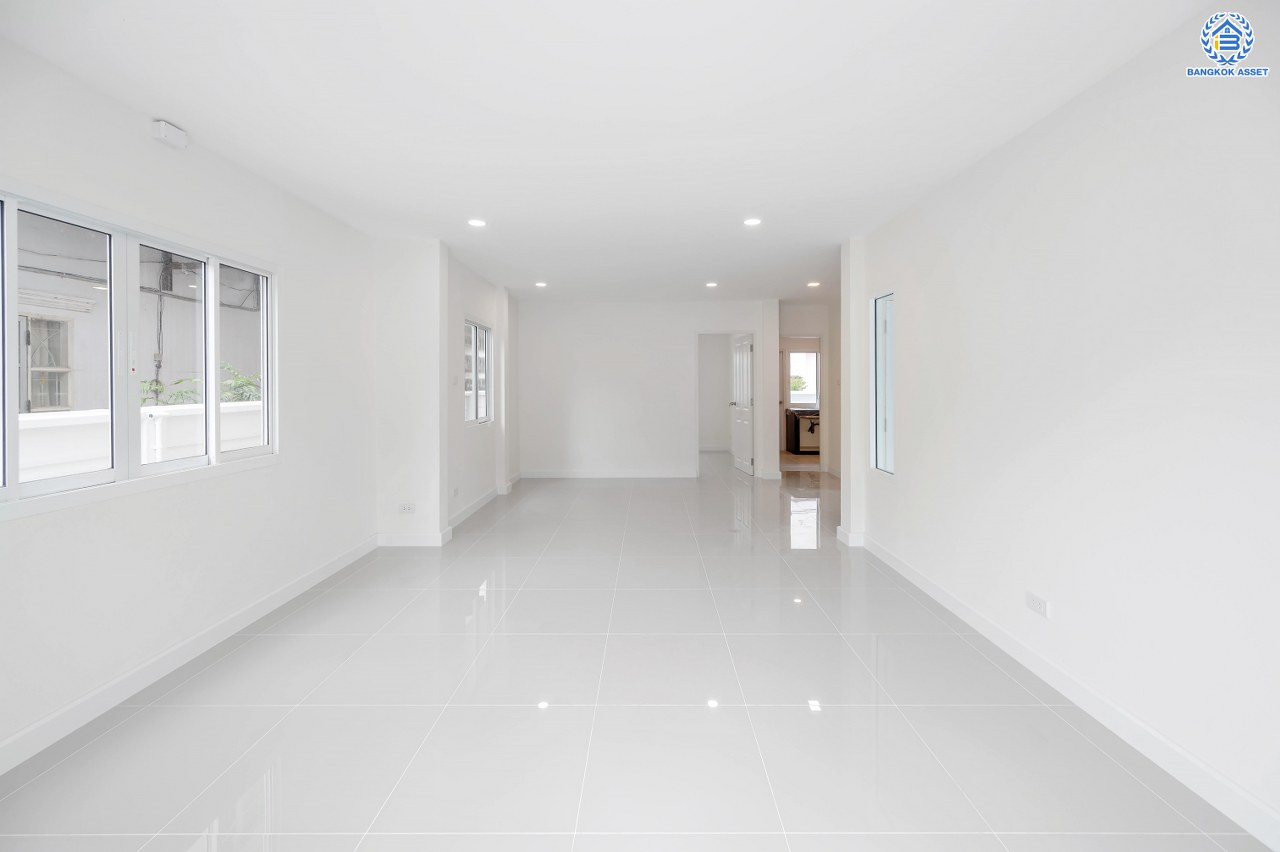 บ้านมือสองตกแต่งใหม่ โครงการ กานดา คลาสสิค วิลล์ เพชรเกษม81 รองรับทุกความสุขบนเนื้อที่ 52.7 ตร.ว. พื้นที่ใช้สอย 253.05 ตร.ม. ฟังก์ชัน 3 ห้องนอน 3 ห้องน้ำ 1 ห้องอเนกประสงค์ จอดรถได้ 2 คัน ตรวจสอบระบบน้ำ-ไฟ พร้อมเข้าอยู่ บนทำเลเดินทางสะดวก ใกล้จุดขึ้นทางด่วน "พระราม2" และเซ็นทรัล พระราม2