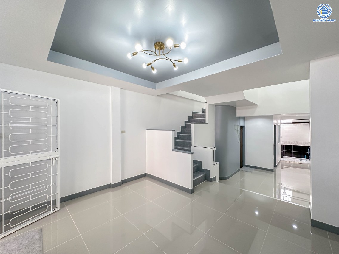 *****ทาวน์เฮ้าส์มือสอง โครงการ ลภาวัน8 บางบัวทอง เนื้อที่ 18 ตร.ว. ฟังก์ชัน 3 ห้องนอน 2 ห้องน้ำ 1 ที่จอดรถ พร้อมเข้าอยู่ บนทำเลเชื่อมต่อทุกการเดินทาง ทำเลศักยภาพ การเดินทางสะดวกสบาย ใกล้เซ็นทรัล เวสต์เกต