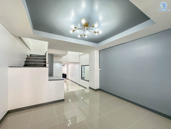 *****ทาวน์เฮ้าส์มือสอง โครงการ ลภาวัน8 บางบัวทอง เนื้อที่ 18 ตร.ว. ฟังก์ชัน 3 ห้องนอน 2 ห้องน้ำ 1 ที่จอดรถ พร้อมเข้าอยู่ บนทำเลเชื่อมต่อทุกการเดินทาง ทำเลศักยภาพ การเดินทางสะดวกสบาย ใกล้เซ็นทรัล เวสต์เกต