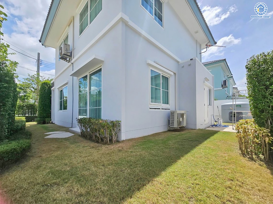 *****บ้านเดี่ยวมือสองนนทบุรี โครงการ วิลลาจจิโอ บางใหญ่ เนื้อที่กว้างถึง 53.30 ตร.ว. ฟังก์ชั่นเยอะ 3 ห้องนอน 3 ห้องน้ำ 1 ห้องนั่งเล่น 1 ห้องทานอาหาร 2 ที่จอดรถ ใกล้แหล่งอำนวยความสะดวก เชื่อมต่อ ถนนกาญจนาภิเษก, ถนนรัตนาธิเบศร์ ใกล้รถไฟฟ้าสายสีม่วง "สถานีคลองบางไผ่" และจุดขึ้นทางด่วน "ศรีรัช"