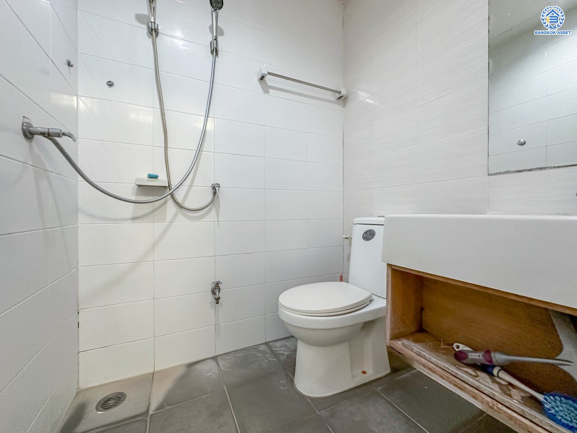 *****ทาวน์เฮ้าส์มือสองนนทบุรี โครงการ พฤกษาวิลล์22 นครอินทร์-พระราม5-2 (ซ.วัดสังฆทาน) เนื้อที่ 18 ตร.ว. ฟังก์ชัน 3 ห้องนอน 2 ห้องน้ำ 1 ที่จอดรถ บนทำเลเดินทางสะดวก เชื่อมต่อหลายเส้นทาง ใกล้สะพานพระรามห้า และรถไฟฟ้าสายสีม่วง "สถานีแยกติวานนท์"