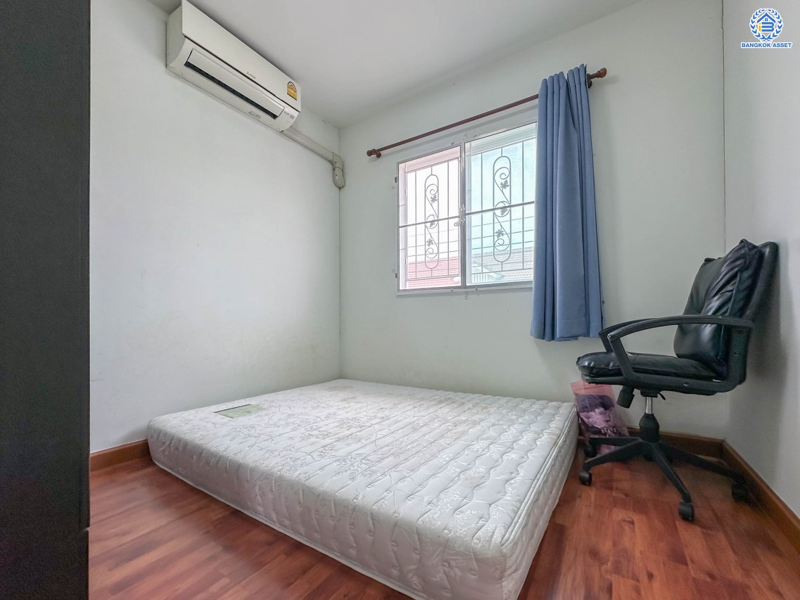 *****ทาวน์เฮ้าส์มือสองนนทบุรี โครงการ พฤกษาวิลล์22 นครอินทร์-พระราม5-2 (ซ.วัดสังฆทาน) เนื้อที่ 18 ตร.ว. ฟังก์ชัน 3 ห้องนอน 2 ห้องน้ำ 1 ที่จอดรถ บนทำเลเดินทางสะดวก เชื่อมต่อหลายเส้นทาง ใกล้สะพานพระรามห้า และรถไฟฟ้าสายสีม่วง "สถานีแยกติวานนท์"