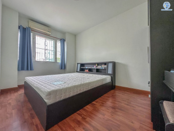 *****ทาวน์เฮ้าส์มือสองนนทบุรี โครงการ พฤกษาวิลล์22 นครอินทร์-พระราม5-2 (ซ.วัดสังฆทาน) เนื้อที่ 18 ตร.ว. ฟังก์ชัน 3 ห้องนอน 2 ห้องน้ำ 1 ที่จอดรถ บนทำเลเดินทางสะดวก เชื่อมต่อหลายเส้นทาง ใกล้สะพานพระรามห้า และรถไฟฟ้าสายสีม่วง "สถานีแยกติวานนท์"