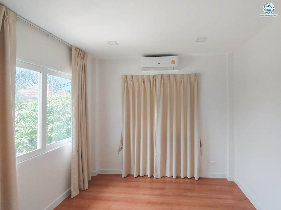 *****บ้านเดี่ยวมือสองหลังมุม โครงการ คาซ่าวิลล์ ราชพฤกษ์-รัตนาธิเบศร์2 แบรนด์ Q.House พร้อมเข้าอยู่ เนื้อที่ 67.7 ตร.ว. ฟังก์ชันจัดเต็ม 3 ห้องนอน 3 ห้องน้ำ จอดรถได้ 2 คัน บนทำเลศักยภาพ ติดถนนราชพฤกษ์ และเพียง 10 นาทีถึงรถไฟฟ้า "สถานีบางรักน้อยท่าอิฐ"