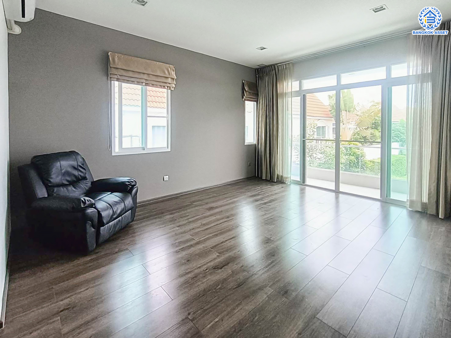 *****บ้านเดี่ยวมือสอง โครงการ สีวลี เพชรเกษม69 หลังริม บนเนื้อที่ 67.3 ตร.ว. พื้นที่ใช้สอย 158 ตร.ม. ฟังก์ชันจัดเต็ม 3 ห้องนอน 3 ห้องน้ำ จอดรถได้ 2 คัน แถมฟรี เครื่องปรับอากาศ, เครื่องทำน้ำอุ่น และเครื่องดูดควัน  บนทำเลศักยภาพ เชื่อมต่อหลายเส้นทาง ใกล้เดอะมอลล์บางแค