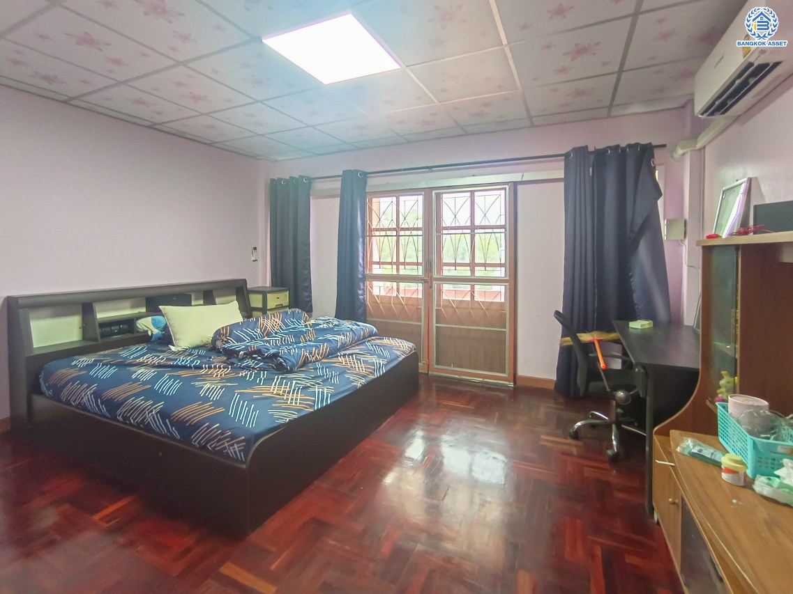 *****ทาวน์เฮ้าส์มือสองนนทบุรี โครงการ บ้านริมน้ำ นนท์นที บางกรวย-ไทรน้อย เนื้อที่ 24 ตร.ว. พื้นที่ใช้สอย 150 ตร.ม. ฟังก์ชั่น 5 ห้องนอน 3 ห้องน้ำ ใกล้เซ็นทรัสเวสต์เกต ใกล้รถไฟฟ้าสายสีม่วง "สถานีบางพลู" และ "สถานีบางรักใหญ่"