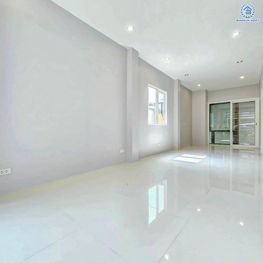 *****ทาวน์เฮ้าส์มือสองนนทบุรี โครงการ เฌอ งามวงศ์วาน-ประชาชื่น เนื้อที่ 27.10 ตร.ว. ฟังก์ชัน 3 ห้องนอน 2 ห้องน้ำ ทำเลเดินทางสะดวก เชื่อมต่อถนนงามวงศ์วาน ถนนประชาชื่น ใกล้รถไฟฟ้าสายสีม่วง "สถานีกระทรวงสาธารณะสุข" และจุดขึ้นทางด่วน "ศรีรัช"