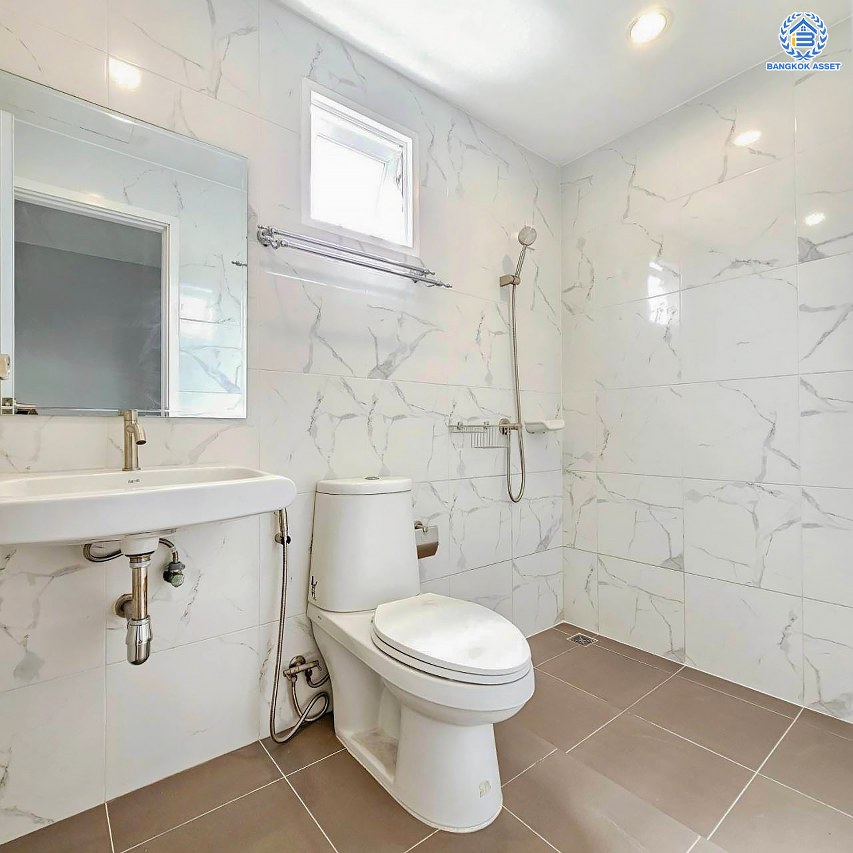 *****ทาวน์เฮ้าส์มือสองนนทบุรี โครงการ เฌอ งามวงศ์วาน-ประชาชื่น เนื้อที่ 27.10 ตร.ว. ฟังก์ชัน 3 ห้องนอน 2 ห้องน้ำ ทำเลเดินทางสะดวก เชื่อมต่อถนนงามวงศ์วาน ถนนประชาชื่น ใกล้รถไฟฟ้าสายสีม่วง "สถานีกระทรวงสาธารณะสุข" และจุดขึ้นทางด่วน "ศรีรัช"