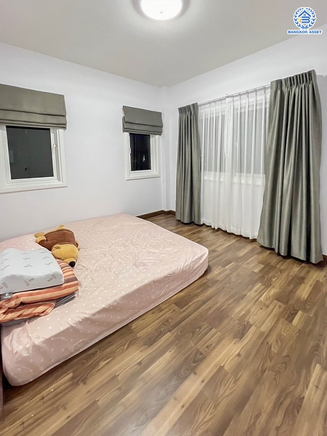 *****บ้านแฝดมือสอง โครงการ คุณาลัย จอย กาญจนาภิเษก หลังใหญ่เนื้อที่ 43.7 ตร.ว. ฟังก์ชัน 3 ห้องนอน 3 ห้องน้ำ จอดรถได้ 2 คัน แถมฟรีเครื่องปรับอากาศ 2 เครื่อง เครื่องทำน้ำอุ่น 1 เครื่อง สะดวกสบายทุกการเดินทาง เชื่อมต่อหลายเส้นทาง ใกล้รถไฟฟ้าสายสีม่วง "สถานีคลองบางไผ่" และห้างสรรพสินค้าเซ็นทรัล เวสต์เกต