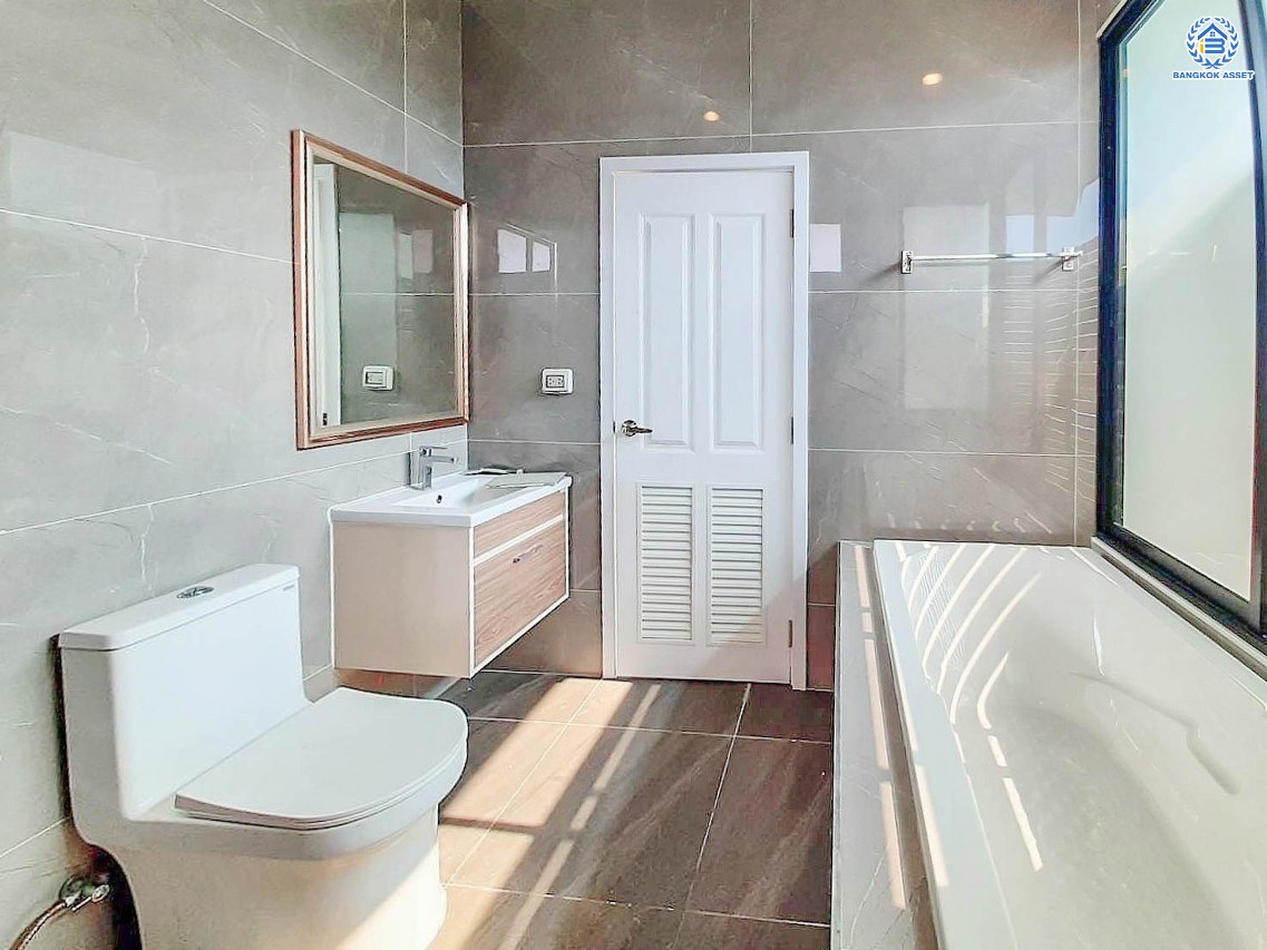 *****บ้านเดี่ยวมือสอง โครงการ จตุรโชคชัย3/6 หลังริม เนื้อที่ 47 ตร.ว. ฟังก์ชัน 3 ห้องนอน 3 ห้องน้ำ 2 ที่จอดรถ เชื่อมต่อถนนบางนา-ตราด  ใกล้แหล่งอำนวยความสะดวก ห้างสรรพสินค้าโฮมโปร สุุวรรณภูมิ และ โลตัส บางนา