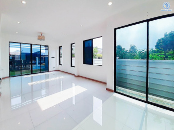 *****บ้านเดี่ยวมือสอง โครงการ จตุรโชคชัย3/6 หลังริม เนื้อที่ 47 ตร.ว. ฟังก์ชัน 3 ห้องนอน 3 ห้องน้ำ 2 ที่จอดรถ เชื่อมต่อถนนบางนา-ตราด  ใกล้แหล่งอำนวยความสะดวก ห้างสรรพสินค้าโฮมโปร สุุวรรณภูมิ และ โลตัส บางนา