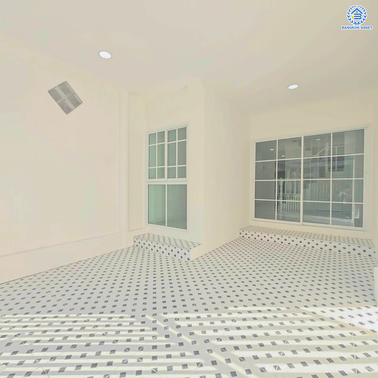 *****ทาวน์เฮ้าส์มือสองนนทบุรี โครงการ นนท์ทิวา การ์เด้น ติวานนท์ - ปากเกร็ด เนื้อที่ 18 ตร.ว. ฟังก์ชัน 2 ห้องนอน 2 ห้องน้ำ 1 ที่จอดรถ บ้านสภาพภายในดี บนทำเลเดินทางสะดวก เชื่อมต่อถนนติวานนท์ - แจ้งวัฒนะ, ถนนศรีสมาน, ถนนติวานนท์ ใกล้รถไฟฟ้าสายสีชมพู "สถานีเมืองทองธานี" และทางด่วน "ศรีสมาน"