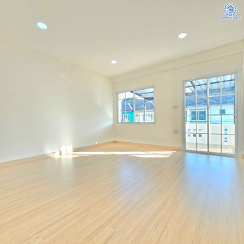 *****ทาวน์เฮ้าส์มือสองนนทบุรี โครงการ นนท์ทิวา การ์เด้น ติวานนท์ - ปากเกร็ด เนื้อที่ 18 ตร.ว. ฟังก์ชัน 2 ห้องนอน 2 ห้องน้ำ 1 ที่จอดรถ บ้านสภาพภายในดี บนทำเลเดินทางสะดวก เชื่อมต่อถนนติวานนท์ - แจ้งวัฒนะ, ถนนศรีสมาน, ถนนติวานนท์ ใกล้รถไฟฟ้าสายสีชมพู "สถานีเมืองทองธานี" และทางด่วน "ศรีสมาน"