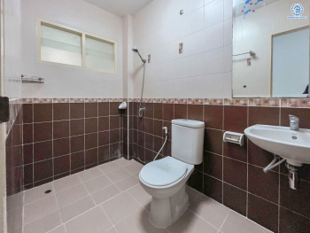 *****ทาวน์โฮม 3 ชั้นมือสอง โครงการ พร้อมสุข รัตนาธิเบศร์17 เนื้อที่ 19.9 ตร.ว. ฟังก์ชัน 3 ห้องนอน 2 ห้องน้ำ จอดรถได้ 2 คัน บ้านสภาพดี พร้อมเข้าอยู่ บนทำเลเดินทางสะดวก เชื่อมต่อถนนรัตนาธิเบศร์ ถนนงามวงศ์วาน ใกล้รถไฟฟ้าสายสีม่วง "สถานีบางกระสอ" และทางด่วน "งามวงศ์วาน"